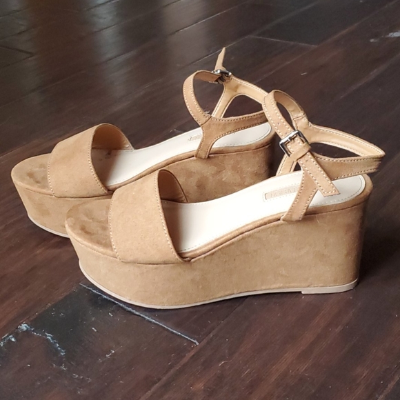 Suede Platform Sandals - Picture 2 of 8